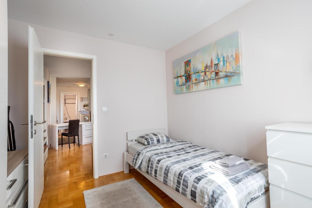 Apartment Luxurious In The Heart Of